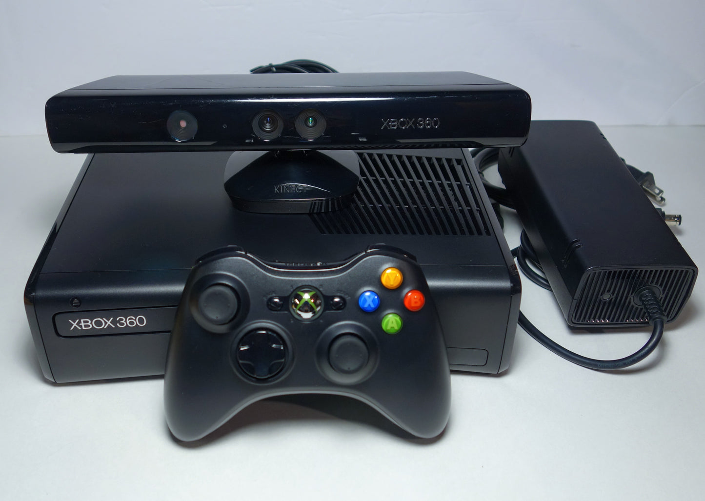 Xbox 360 S Slim 4GB-500GB w/ OEM Controller Bundle - Black