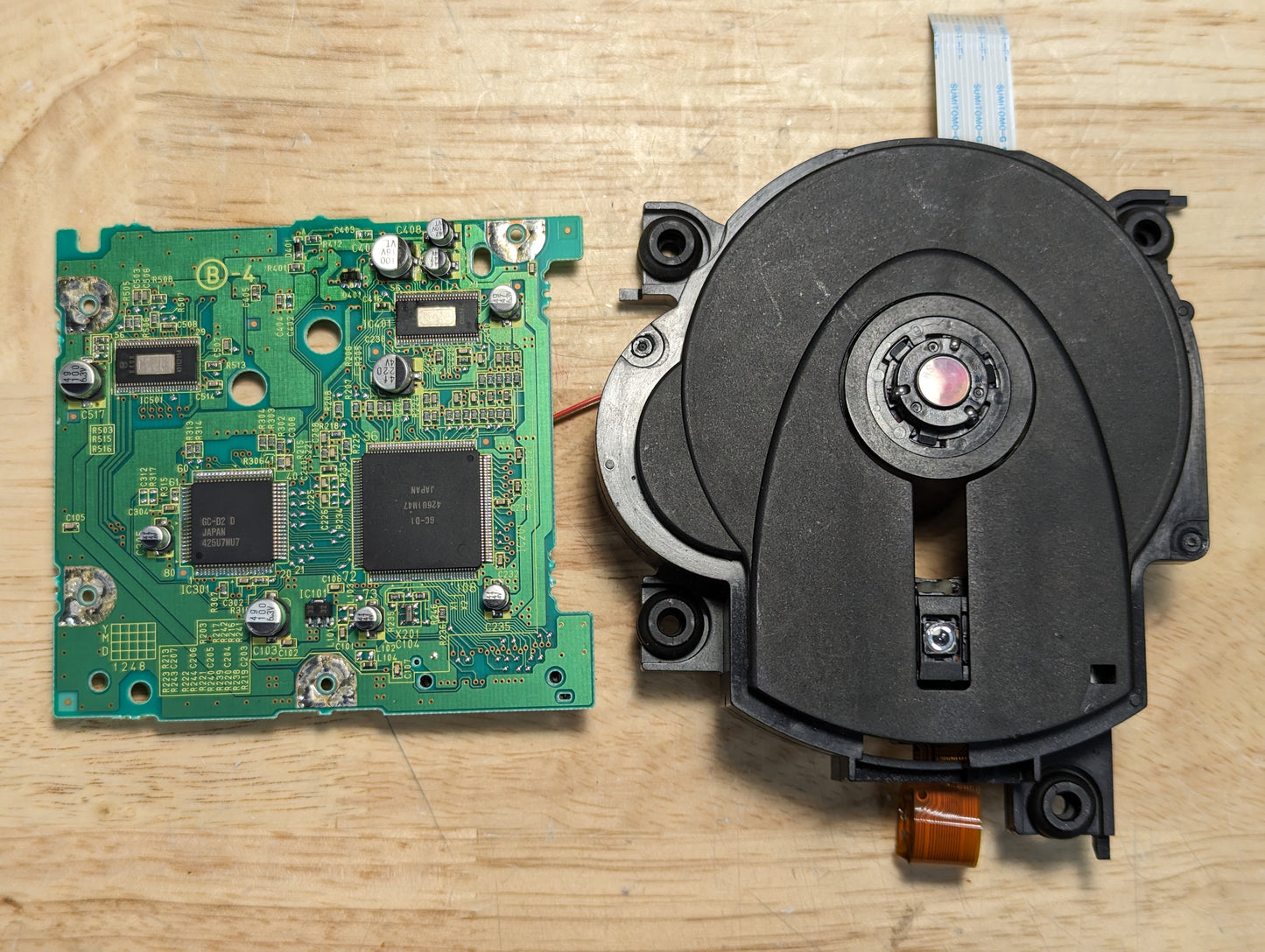 Nintendo GameCube Console Bundle w/ OEM Controller & 16MB Memory Card - Pick Color