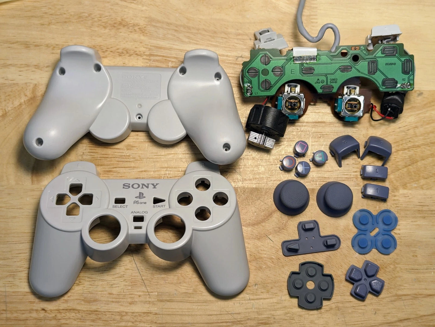 PS One SCPH-101 Console w/ OEM Controller Bundle - White