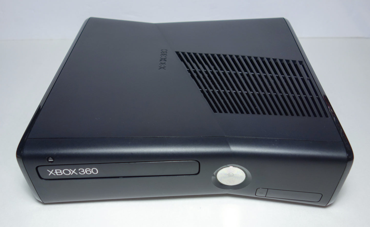 Xbox 360 S Slim 4GB-500GB w/ OEM Controller Bundle - Black