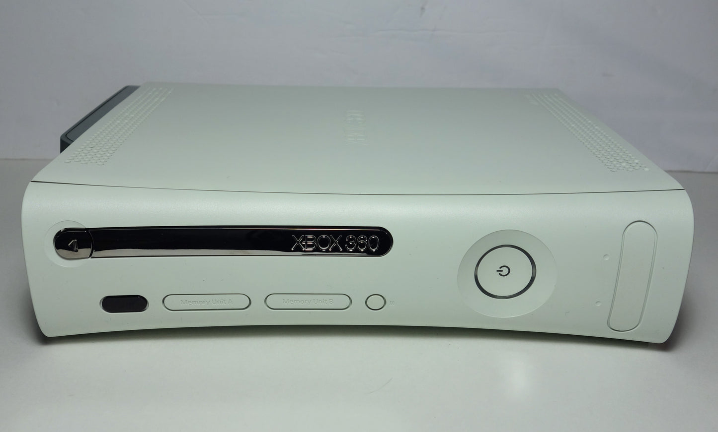 Xbox 360 Pro Console w/ OEM Controller Bundle - White
