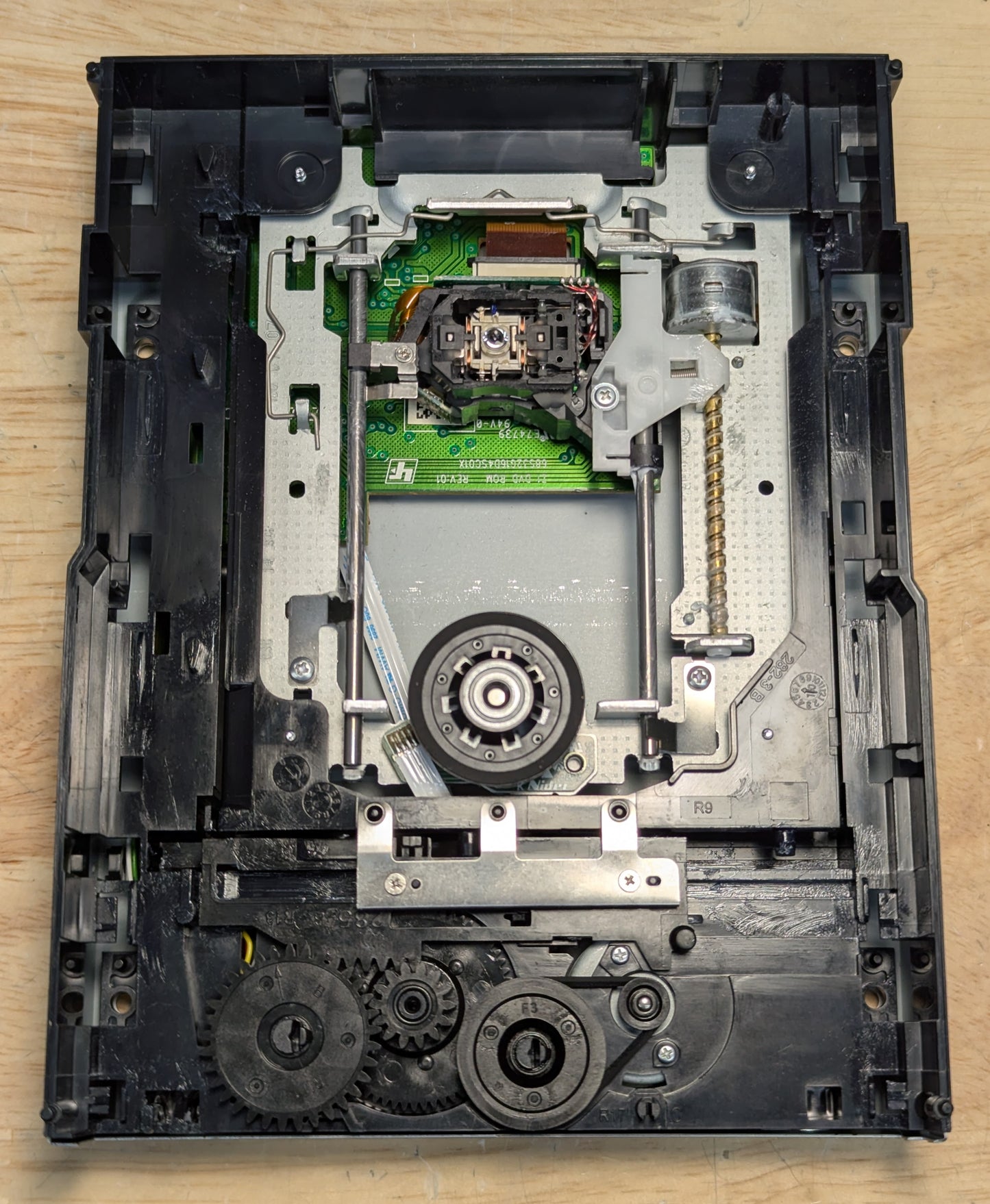 Xbox 360 S Slim 4GB-500GB w/ OEM Controller Bundle - Black