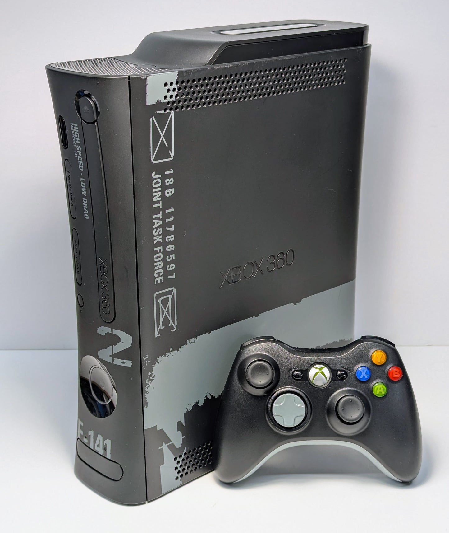 Xbox 360 Call of Duty Modern Warfare 2 Limited Edition 250GB Console w/ OEM Controller
