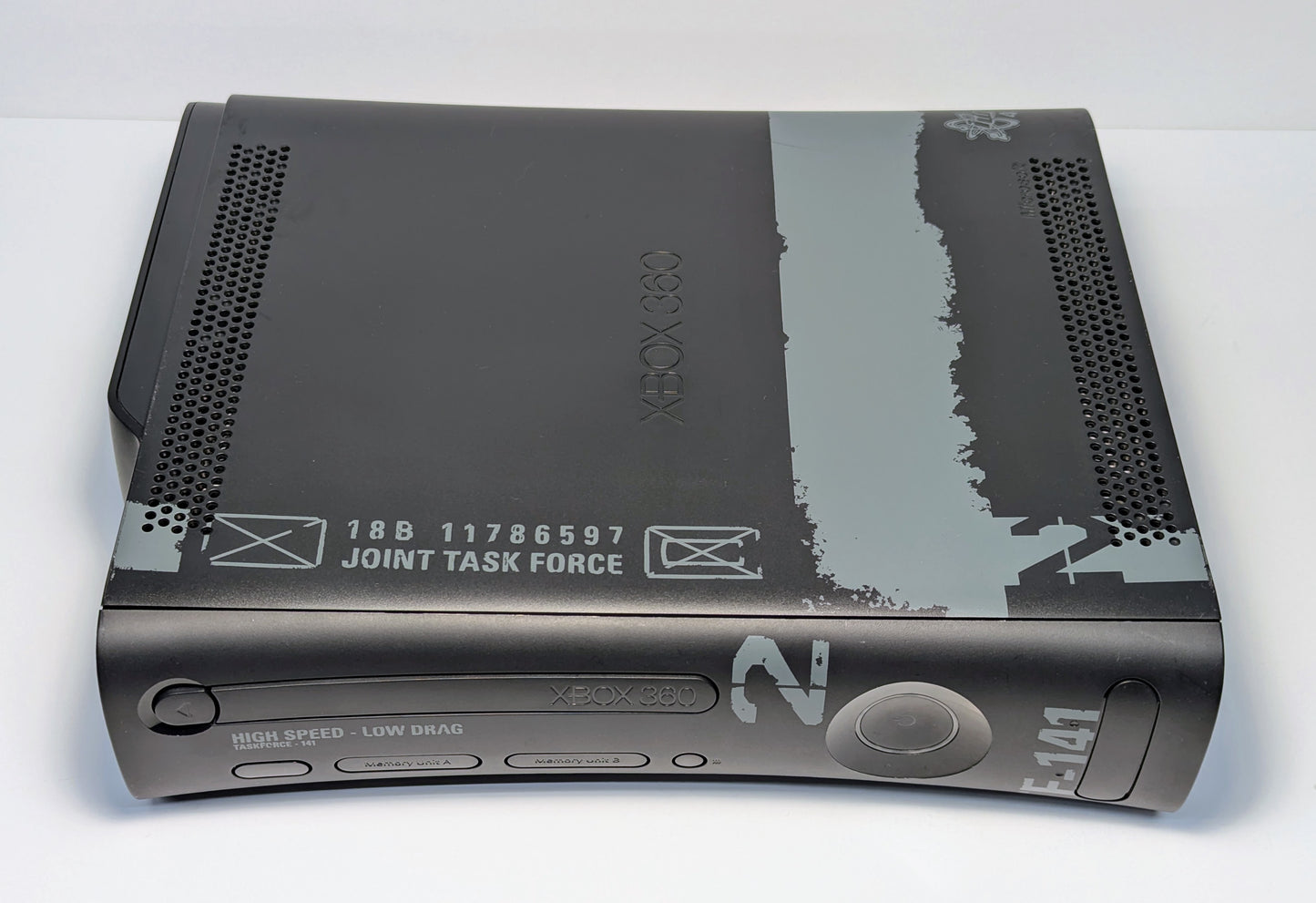 Xbox 360 Call of Duty Modern Warfare 2 Limited Edition 250GB Console w/ OEM Controller