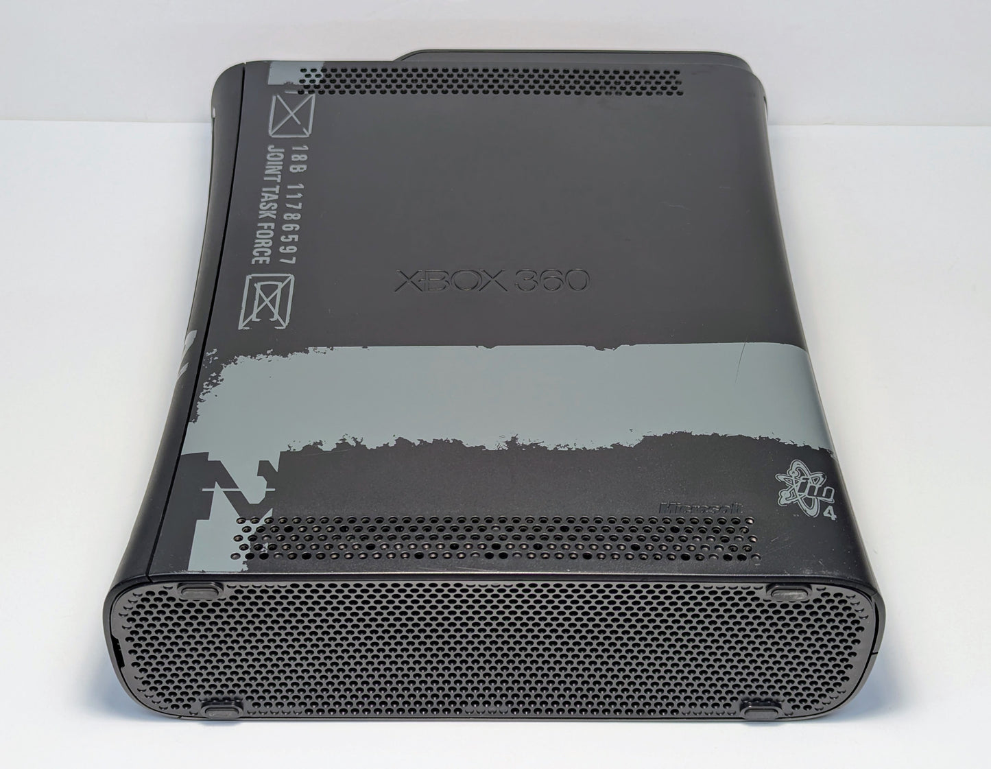 Xbox 360 Call of Duty Modern Warfare 2 Limited Edition 250GB Console w/ OEM Controller