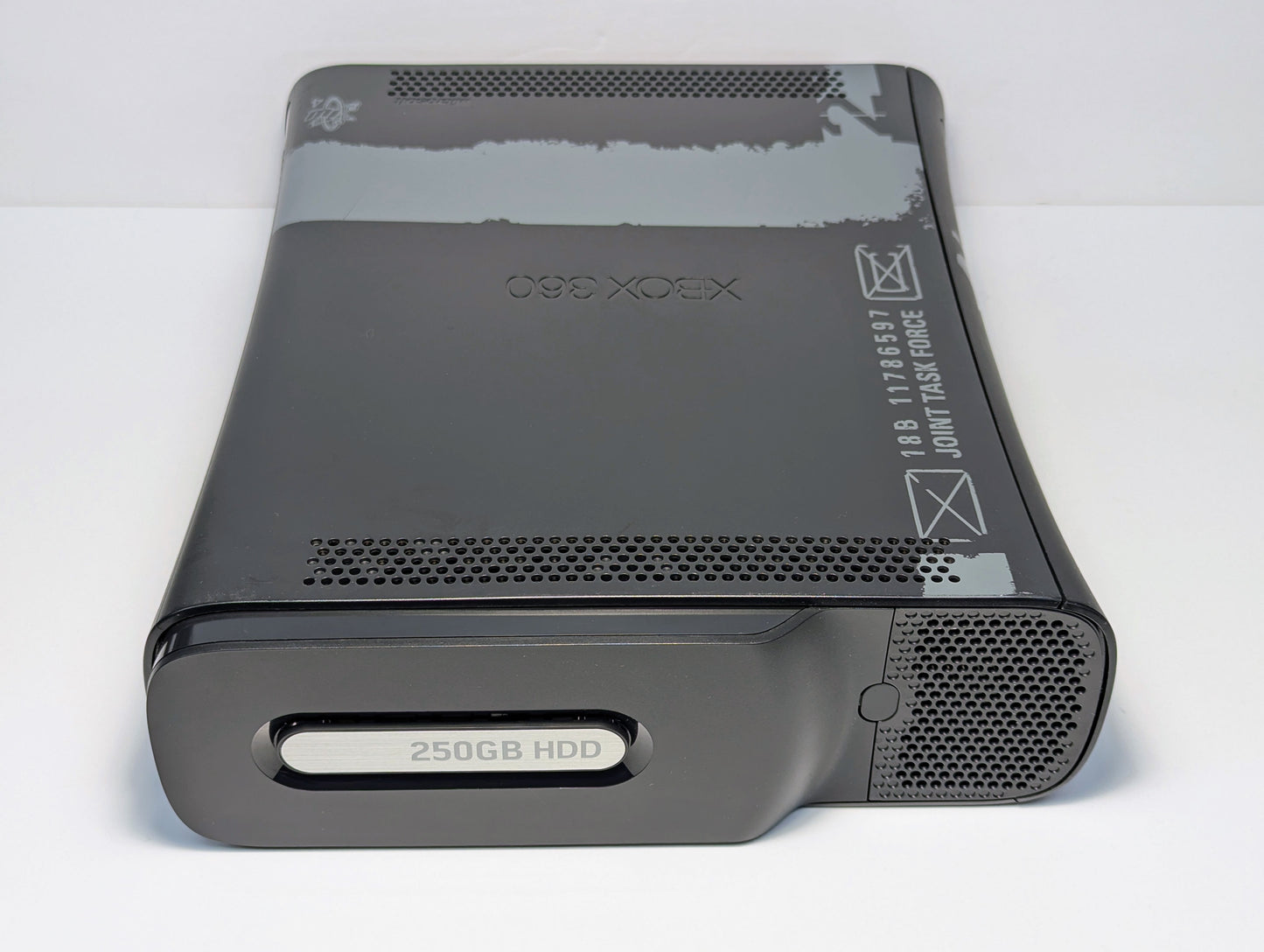 Xbox 360 Call of Duty Modern Warfare 2 Limited Edition 250GB Console w/ OEM Controller